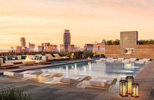 Rainey Street Historic District Apartment | Take in the views with 1BR plus Rooftop pool