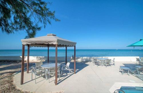 Seven Mile Beach Apartment | Tamarind Bay Unit # 22