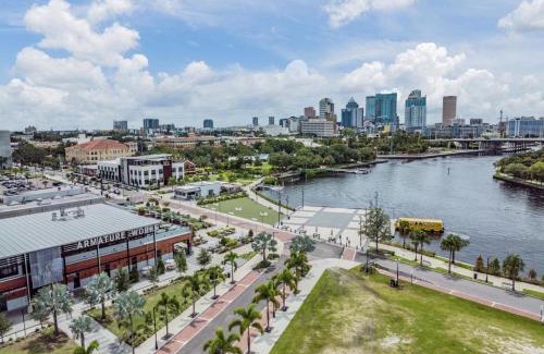 Tampa Heights House | Tampa Riverwalk Renovated Walkable to Restaurants