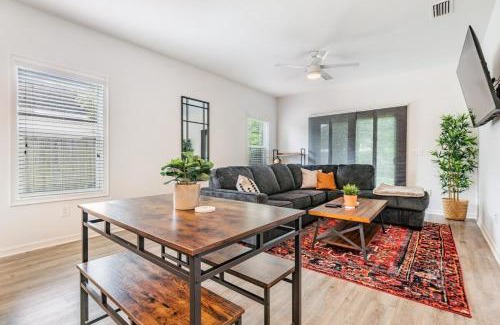 Tampa Heights House | Tampa Riverwalk Renovated Walkable to Restaurants