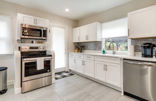 Riverside Heights House | Tampa Vacation Home w/ Private Pool + Gas Grill!