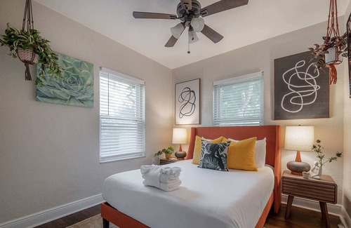 Riverside Heights House | "Tangerine Dream" - Game Room|Grill| Fire Pit