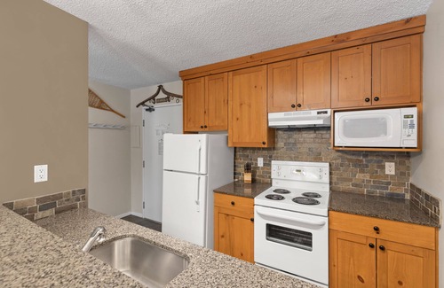 Whistler Village Apartment | Tantalus Resort Lodge