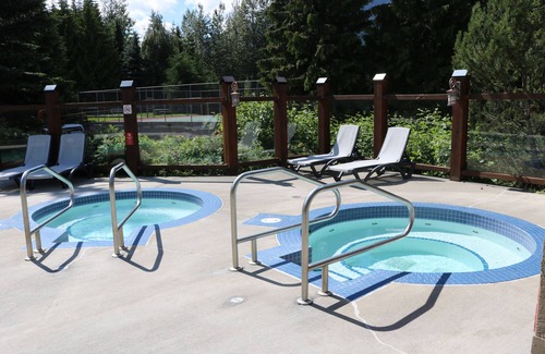 Whistler Village Apartment | Tantalus Resort Lodge