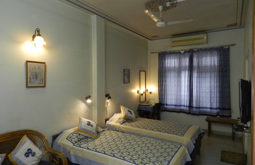 Bani Park Hotel | Tara Niwas