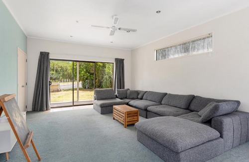 Mangawhai Heads House | Taranui Escape - Mangawhai Heads Holiday Home