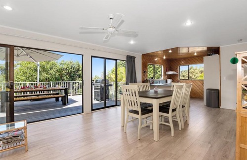 Mangawhai Heads House | Taranui Escape - Mangawhai Heads Holiday Home