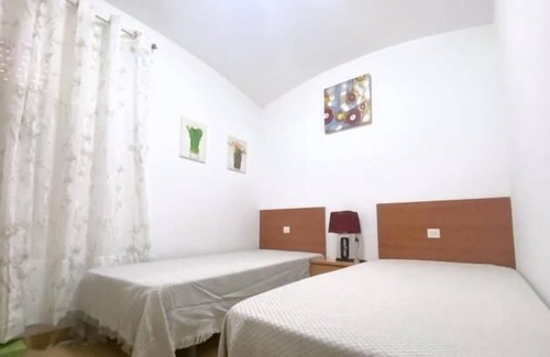 Roses Town Center Cottage | TARRAGONA Attached house with 4 bedrooms on the center of Roses
