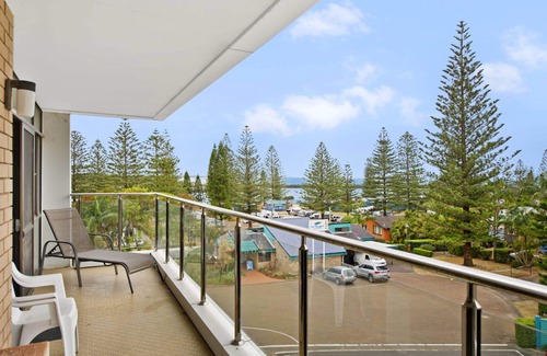 Port Macquarie Apartment | Tasman Towers 9 - In The Heart Of Town With A Pool