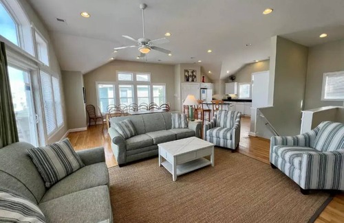 Ocean Sands House | Taste of Paradise in OBX!