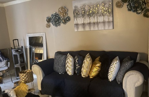 Read Boulevard East Apartment | Taste Of privacy