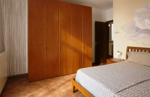 Tronzano Lago Maggiore Apartment | Tastefully furnished 2-room apartment with sea garden and beach