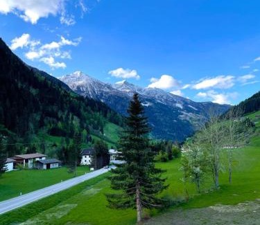 Mortschach House | Tattoo PENSION mit Restaurant und Tattoo-Studio