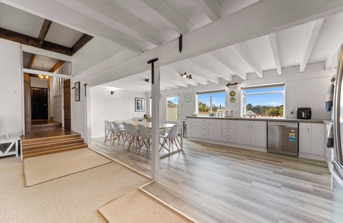 Taupo House | Tauhara Views - Lake Taupo Holiday Home