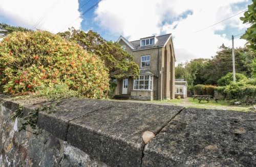 Llwyngwril House | Tawelfan