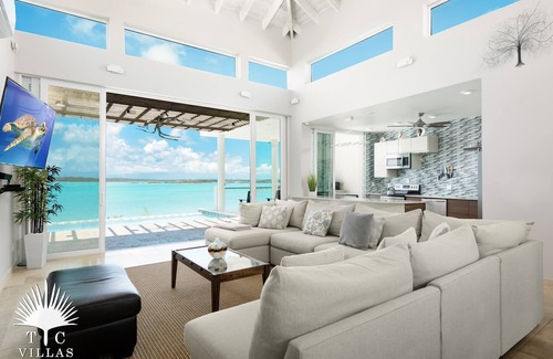 Ocean Point House | TC Villas -Caicos Cays -Modern Villa w. Infinity Pool, Dock, Kayaks & Hot Tub