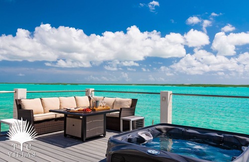 Ocean Point House | TC Villas -Caicos Cays -Modern Villa w. Infinity Pool, Dock, Kayaks & Hot Tub
