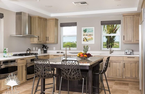 Long Bay Hills House | TC Villas -Villa Isla -Prime Luxury Estate w. Infinity Pool, Hot Tub & Beach