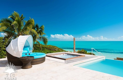 Long Bay Hills House | TC Villas -Villa Isla -Prime Luxury Estate w. Infinity Pool, Hot Tub & Beach