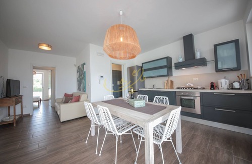 Cozzana House | TD Villa Patrizia Pool & Alfresco Kitchen