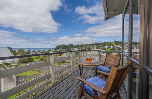 Onemana House | Te Waahi Hono - Onemana Holiday Home