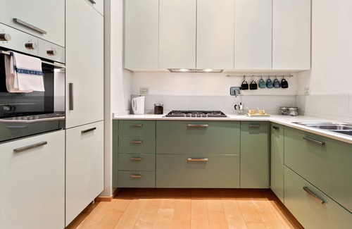 Historic Center Apartment | Teatro Duse Duplex Flat