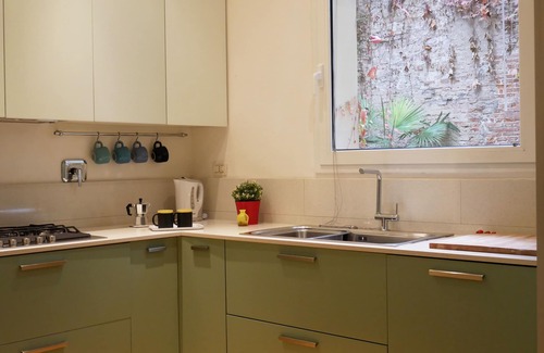 Historic Center Apartment | Teatro Duse Duplex Flat