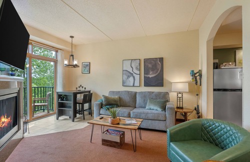 Wisconsin Dells Condo | Tee Time Terrace - Cozy Family Condo near Attractions. Pet Friendly!