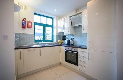 Temple Bar Apartment | Temple Bar 2 Bedroom Modern Apartment in the heart of the city - sleeps 6