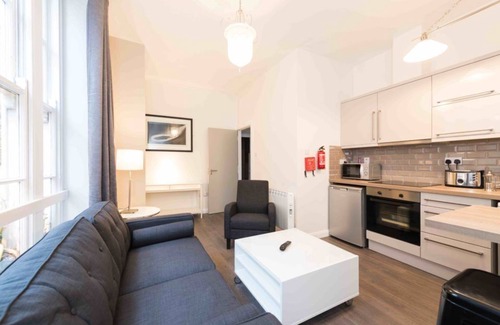 Temple Bar Apartment | Temple Bar 2 Bedroom Modern Apartment in the heart of the city - sleeps 6