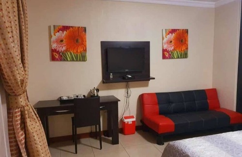 Mahikeng Cabin | Tenacity Mafikeng Guesthouse - 4
