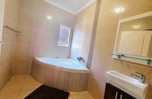 Mahikeng Cabin | Tenacity Mafikeng Guesthouse - 7