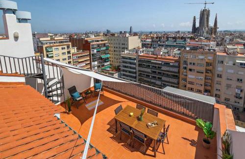 Horta-Guinardo Apartment | Tendency Apartments Sagrada Familia Penthouse