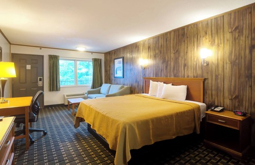 Pigeon Forge Hotel | Tennessee Mountain Lodge Riverside by OYO
