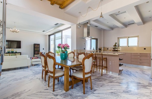 Kounoupidiana Villa | Tennis * Pool with Hydromassage * Walk to Taverna & Supermarket
