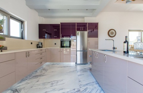 Kounoupidiana Villa | Tennis * Pool with Hydromassage * Walk to Taverna & Supermarket