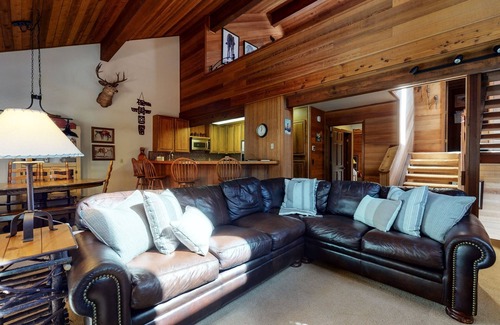 Mammoth Lakes Condo | Tennis Village 14 Pet-Friendly, Spacious, Comfortable, Great Complex Amenities by RedAwning