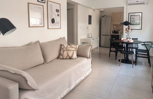 Eretria Apartment | Terra Apartment-quiet apartment in the heart of Eretria