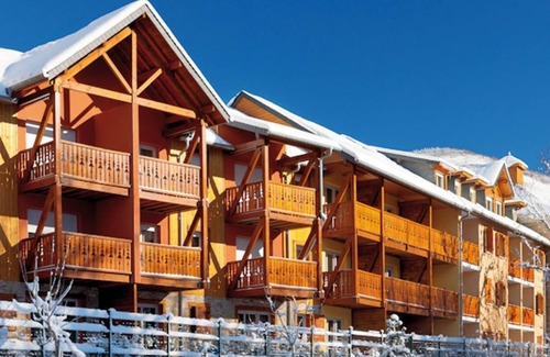 Ax-les-Thermes Apartment | Terrace, balcony, parking, tv, ski locker, 30m², Ax-Les-Thermes