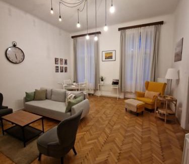 Erzsebetvaros Apartment | Terrace VuVu - Apartment with balcony in the heart of Budapest