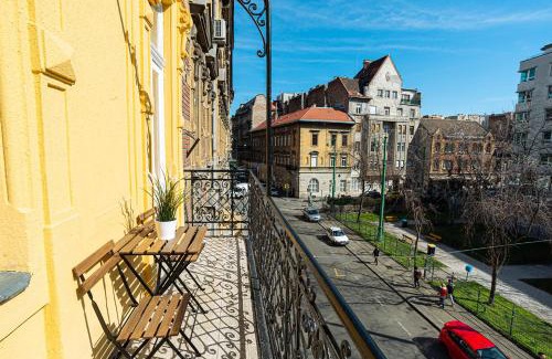 Erzsebetvaros Apartment | Terrace VuVu - Apartment with balcony in the heart of Budapest