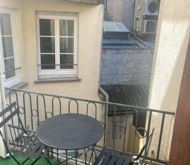 Downtown Angers Apartment | Terracotta