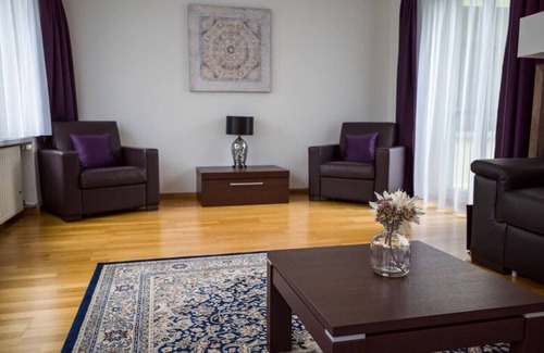 Seefeld Apartment | Terrific 1 BR flat city center/near lake (D9)