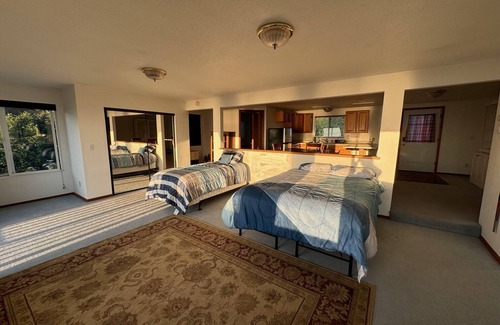 Ninilchik Apartment | Terrific studio apartment in Ninilchik with stunning views.