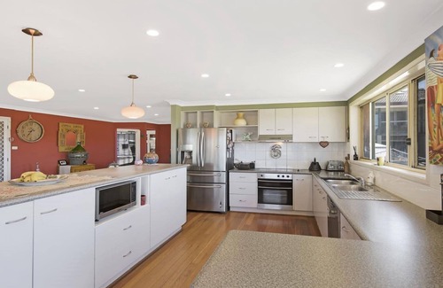 Terrigal House | TERRIGAL LAKEHOUSE - WATERFRONT SERENITY
