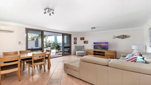 Terrigal House | Terrigal Tranquility Pool In Complex, In The Heart Of Terrigal