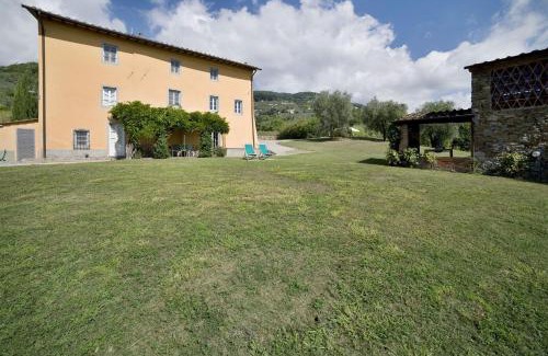 Capannori Villa | Teto by Salogi Villas