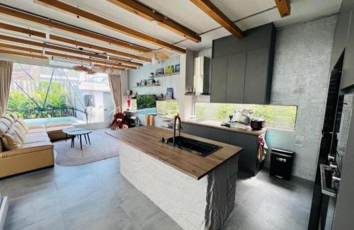 Hin Lek Fai House | Tharadol Premium Hua Hin