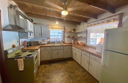 Dadeville Cottage | That 70's Kottage on Sunset Dr. BIG water view, sleeps 8