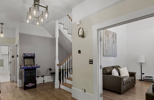 Swiss Manor House | That awesome 3B & 3BA with mtn views!